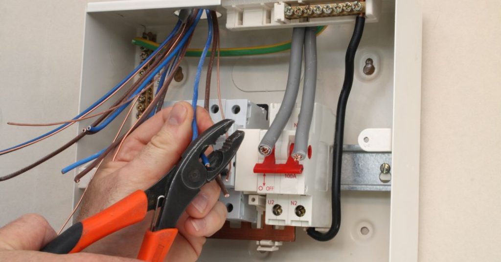 Circuitos e fiações elétricas em Taubaté