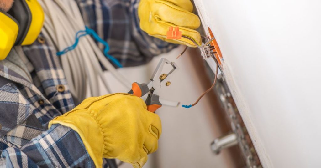 Consertos e manutenções elétricas em Taubaté